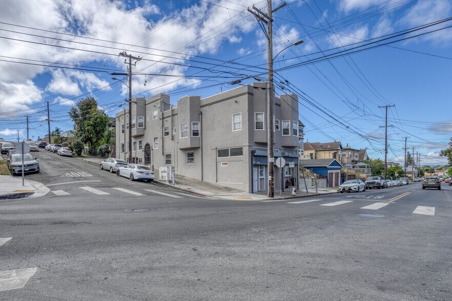 2246 23rd Ave, Oakland, CA à vendre - Photo du bâtiment - Image 2 de 8