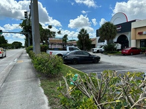 3280-3290 W Hillsboro Blvd, Deerfield Beach, FL for lease Building Photo- Image 1 of 1