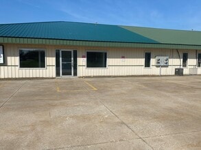 7870 W Ridge Rd, Fairview Township Luzerne, PA à louer Photo du bâtiment- Image 2 de 14