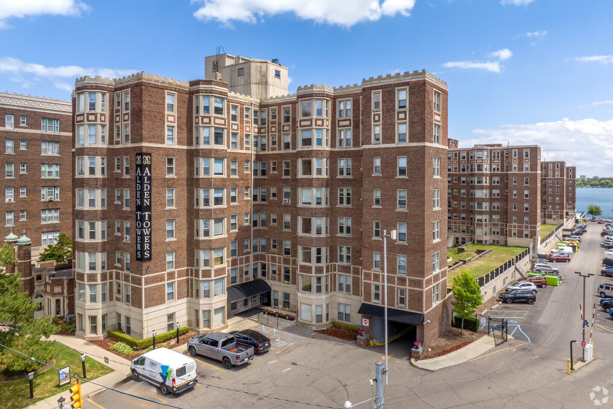 8100-8106 E Jefferson Ave, Detroit, MI à vendre Photo principale- Image 1 de 5