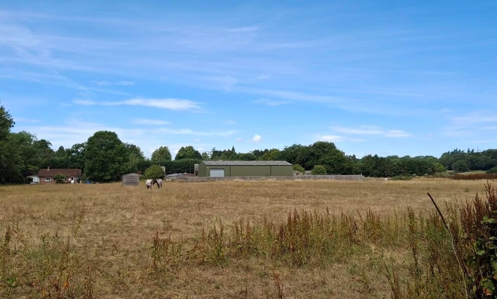 Bere Court Rd, Upper Basildon for sale - Building Photo - Image 2 of 2