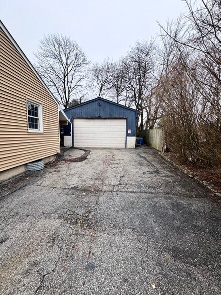2 N Lakeside Ave, Berwyn, PA à louer - Photo du bâtiment - Image 2 de 19