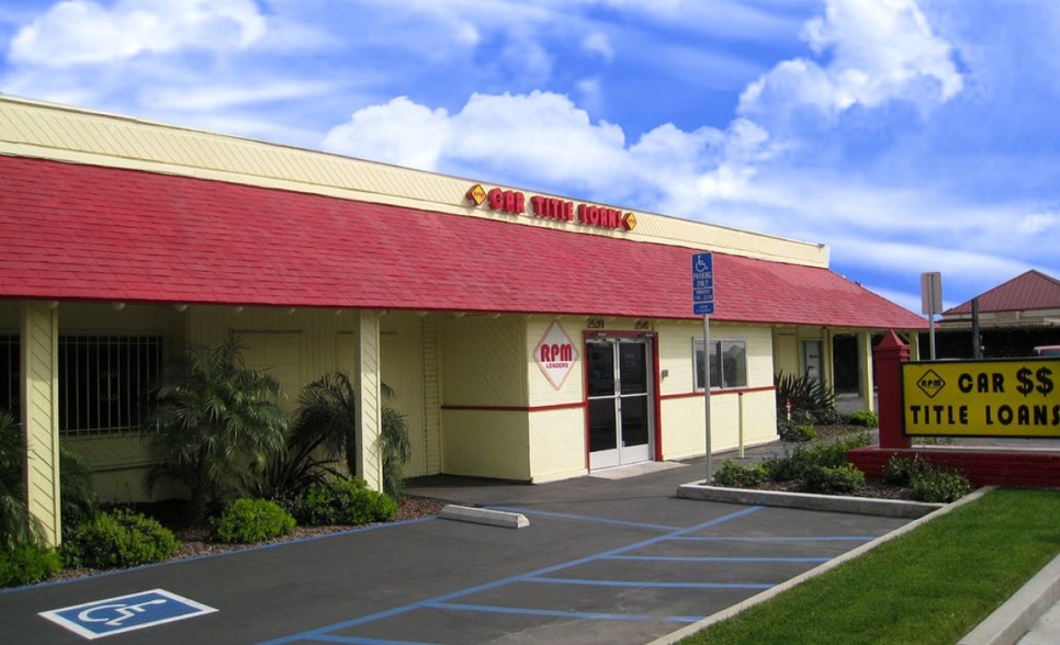 2541 S Main St, Santa Ana, CA for lease - Primary Photo - Image 1 of 29