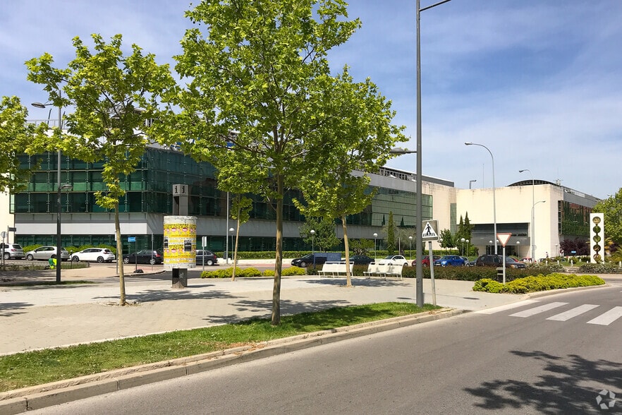 Avenida de los Encuartes, 19, Tres Cantos, Madrid for lease - Building Photo - Image 2 of 7