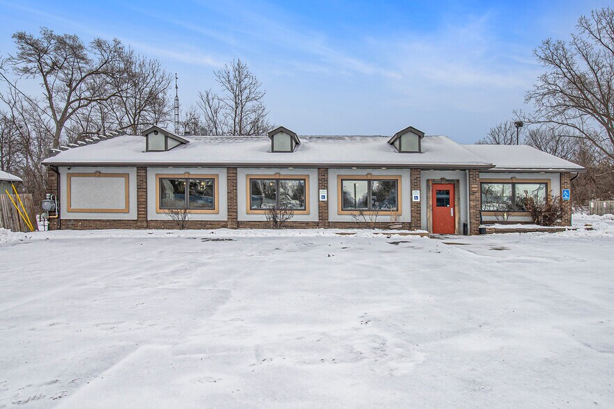 5153 Fenton Rd, Flint, MI à vendre - Photo principale - Image 1 de 34