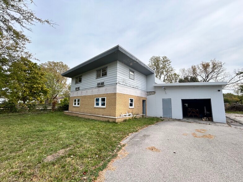 09383 Blue Star Hwy, South Haven, MI à vendre - Photo du bâtiment - Image 2 de 9