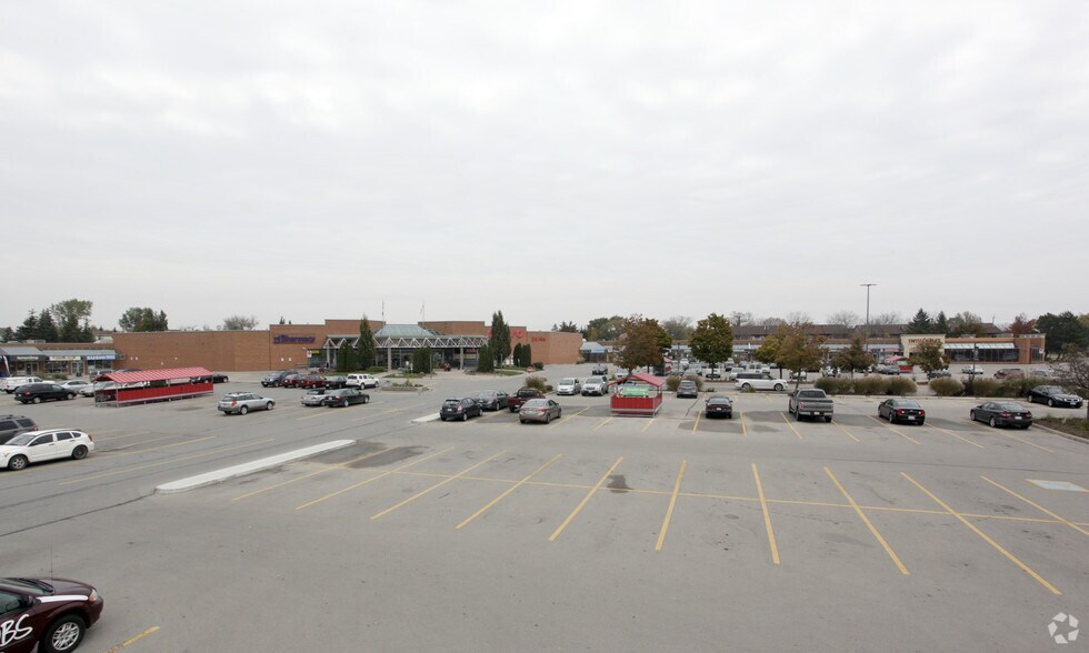 1011 Upper Middle Rd E, Oakville, ON for sale - Primary Photo - Image 1 of 1