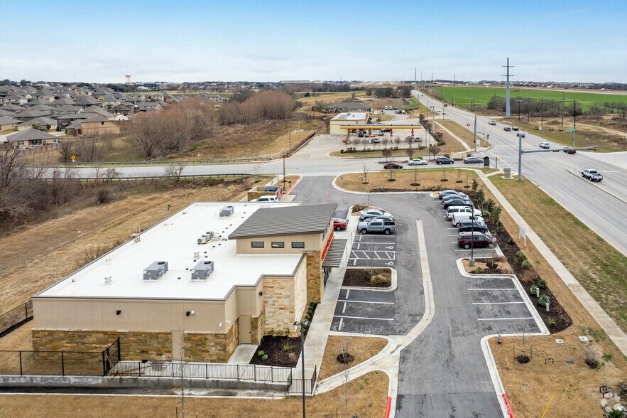 1401 Chris Kelley Blvd, Hutto, TX for sale - Building Photo - Image 2 of 6