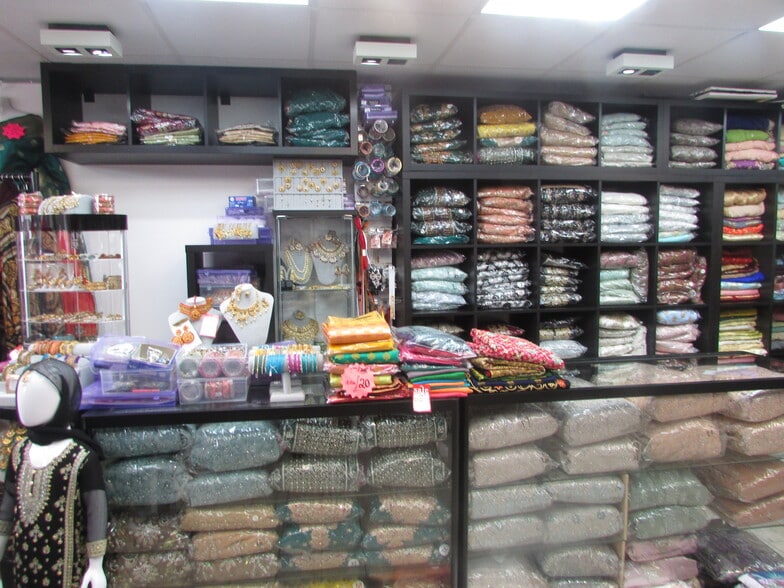 170 Leagrave Rd, Luton for lease - Building Photo - Image 3 of 15