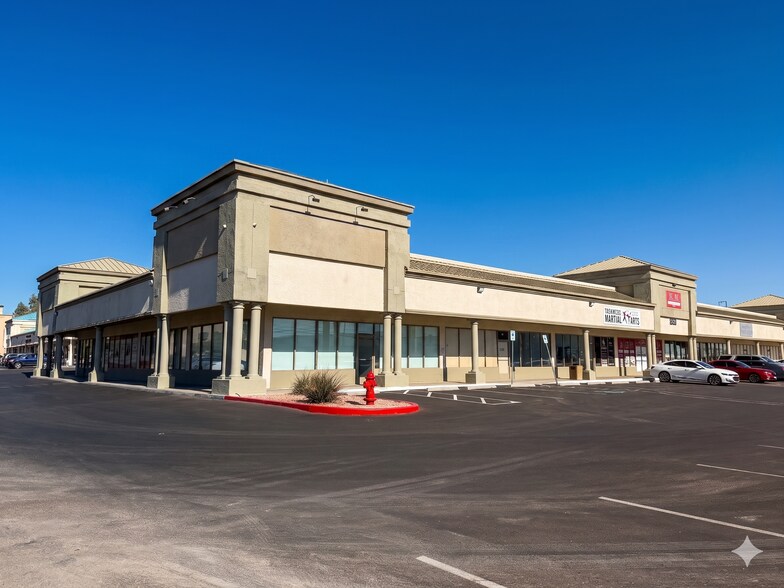 6235 S Pecos Rd, Las Vegas, NV à louer - Photo du bâtiment - Image 2 de 13
