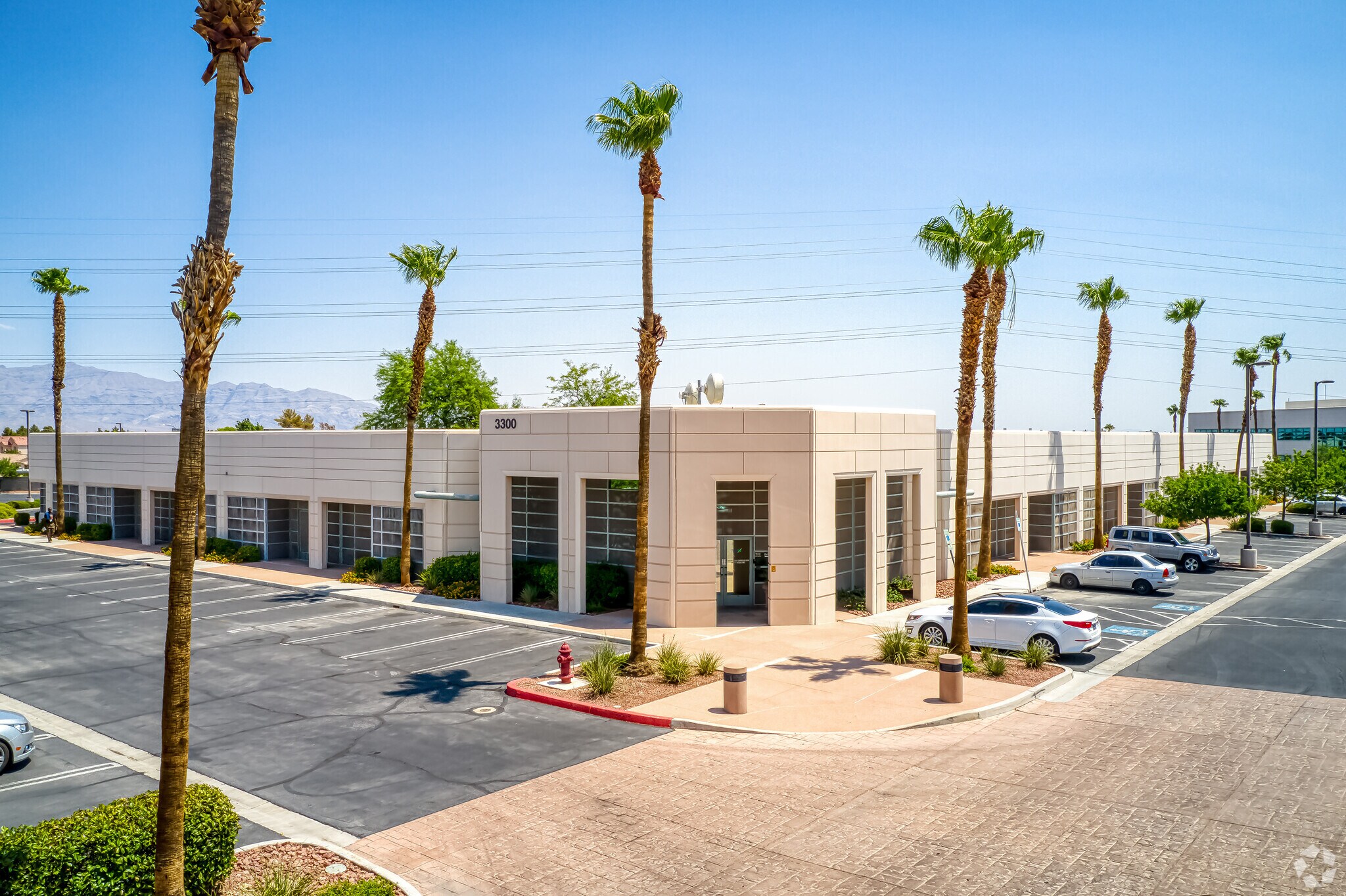 3300 N Cimarron Rd, Las Vegas, NV à vendre Photo principale- Image 1 de 6