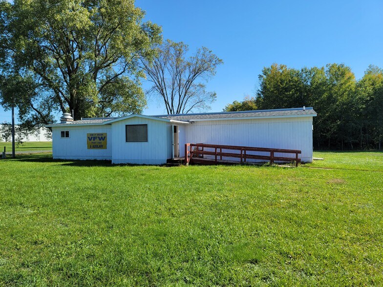 100 3rd St, Dresser, WI à vendre - Photo du b timent - Image 1 de 1