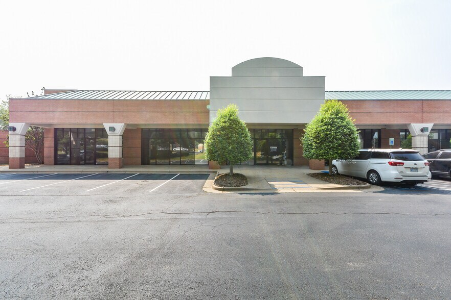17200 Chenal Pky, Little Rock, AR à louer - Photo du bâtiment - Image 3 de 10