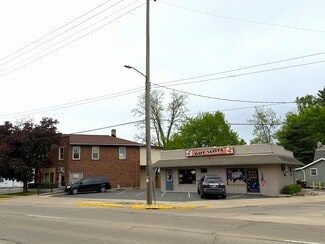 More details for 900 Blackhawk Blvd, South Beloit, IL - Multifamily for Sale