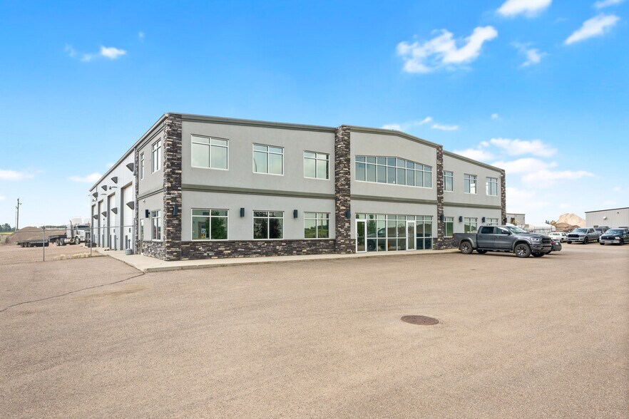 7187 56 St, Lloydminster, AB for lease - Building Photo - Image 2 of 22