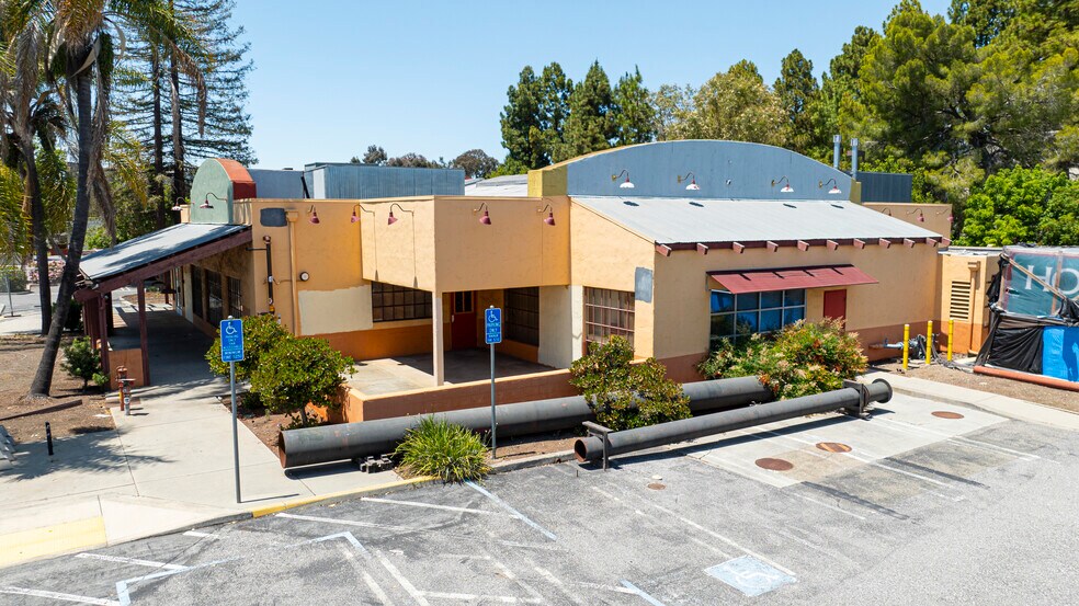 2116 W El Camino Real, Mountain View, CA à louer - Photo du bâtiment - Image 2 de 3