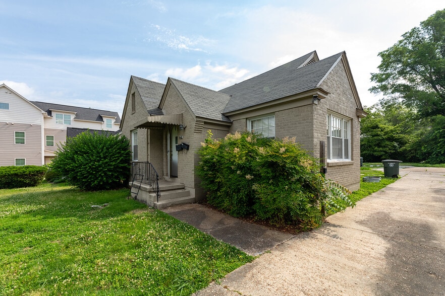 Tiger Den Student Housing Portfolio portfolio of 3 properties for sale on LoopNet.ca - Building Photo - Image 3 of 10
