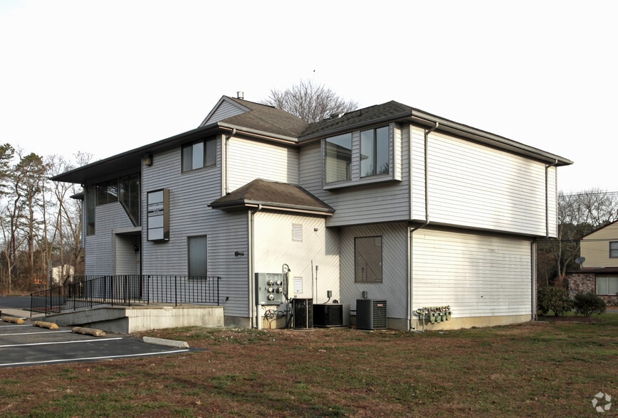 499 Marlboro Rd, Old Bridge, NJ à louer - Photo du bâtiment - Image 2 de 4