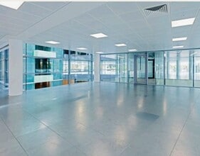 400 South Oak Way, Reading for lease Interior Photo- Image 2 of 3