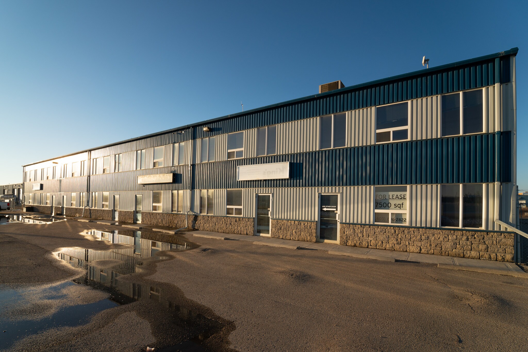 8 Gateway Blvd, Rocky Mountain House, AB à vendre Photo du bâtiment- Image 1 de 1