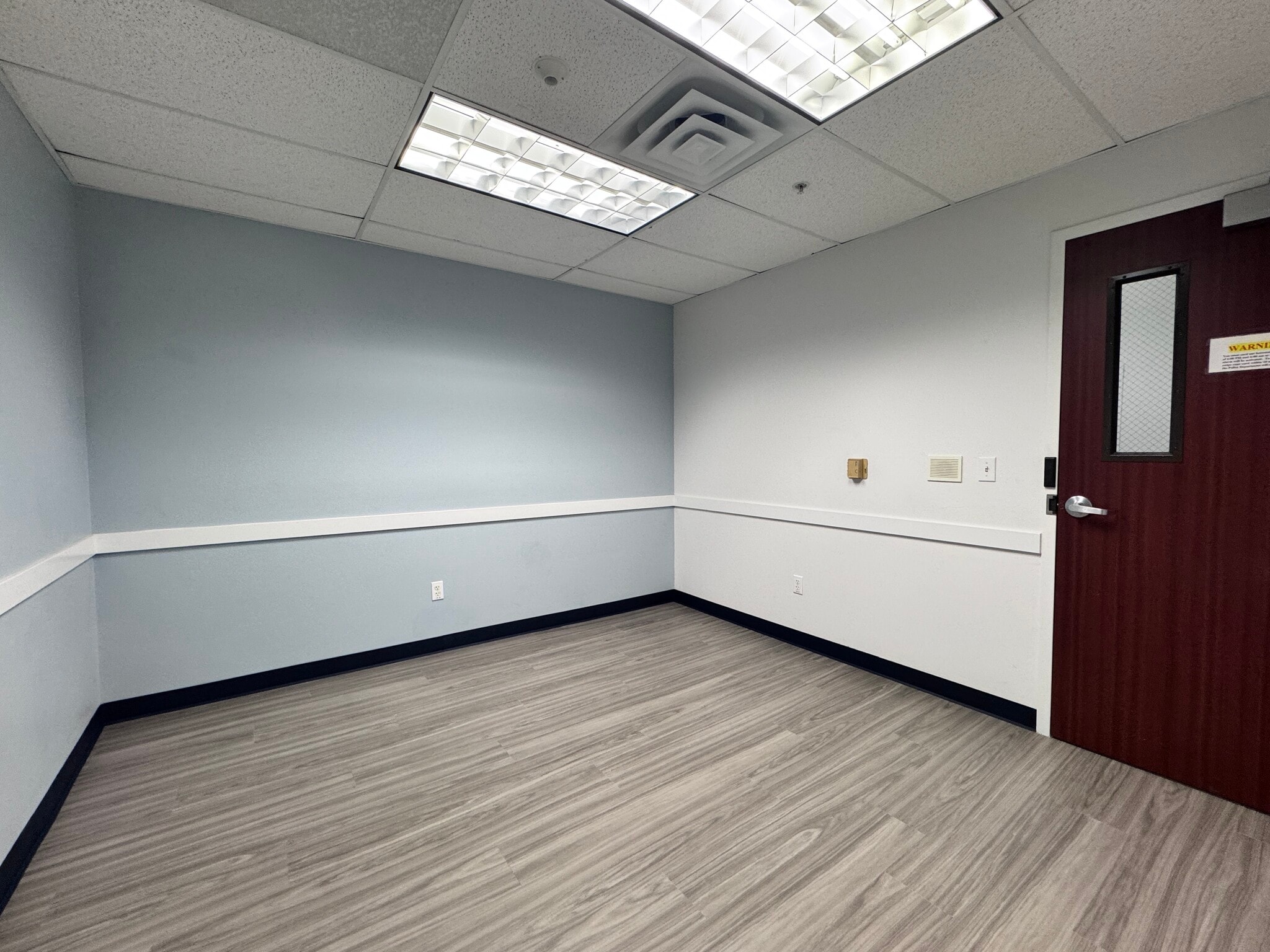 4300-4356 Caterpillar Rd, Redding, CA for lease Interior Photo- Image 1 of 10