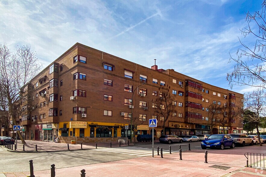 Calle Dalia, 26, Móstoles, Madrid for lease - Primary Photo - Image 1 of 1
