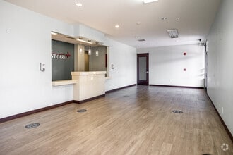 2115 N Tustin St, Orange, CA for lease Lobby- Image 1 of 10