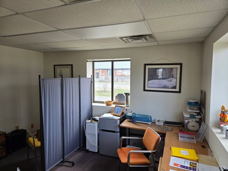 2109 Madison St, Stevens Point, WI for sale - Building Photo - Image 3 of 19