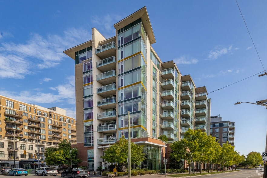 595 Byron Av, Ottawa, ON for lease - Building Photo - Image 2 of 5