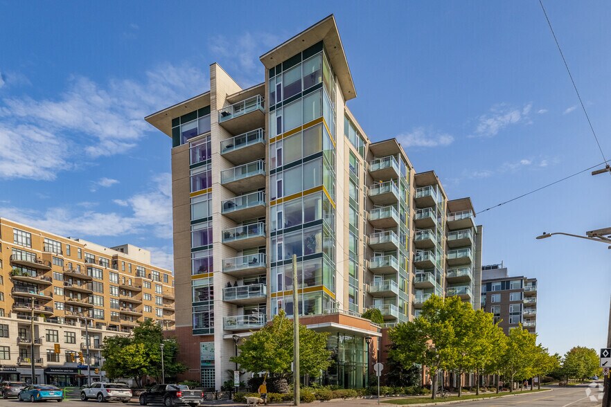 595 Byron Av, Ottawa, ON à vendre - Photo du bâtiment - Image 2 de 4