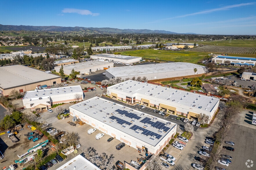 871 Cotting Ct, Vacaville, CA à louer - Aérien - Image 2 de 28