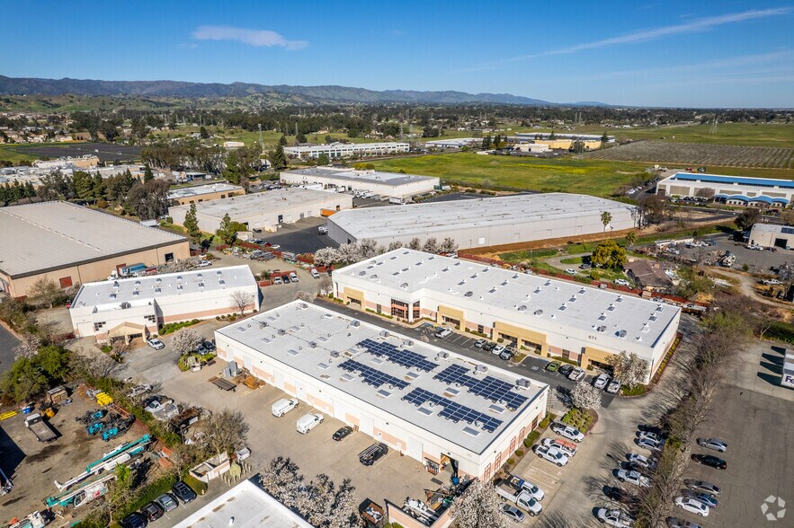 871 Cotting Ct, Vacaville, CA à louer - Aérien - Image 2 de 28