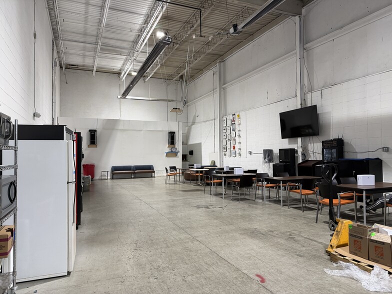 740 Coopertown Rd, Delanco, NJ for lease - Interior Photo - Image 2 of 6