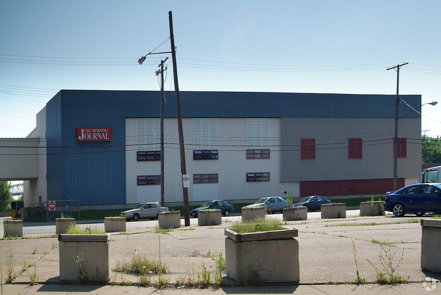 1657 Broadway Ave, Lorain, OH for sale - Building Photo - Image 3 of 4