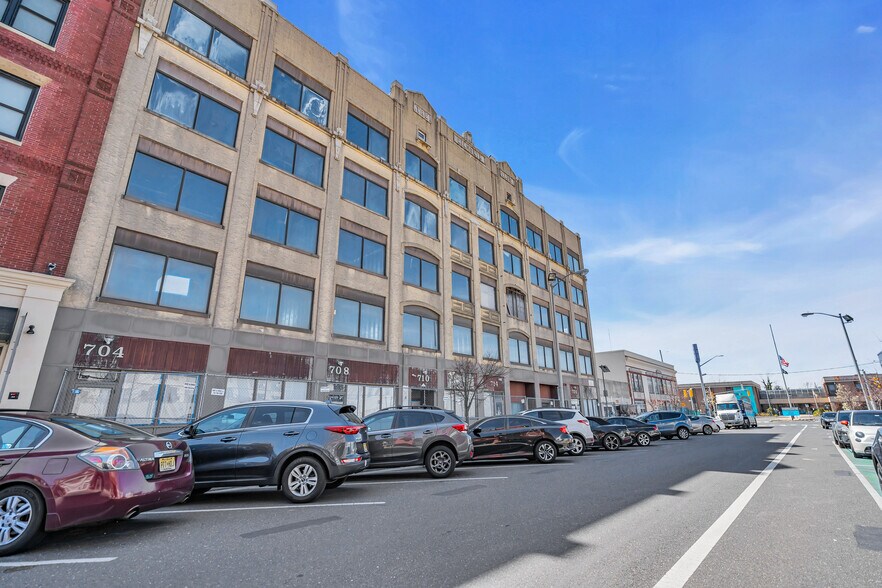 704-720 Mattison Ave, Asbury Park, NJ à vendre - Photo du bâtiment - Image 3 de 11