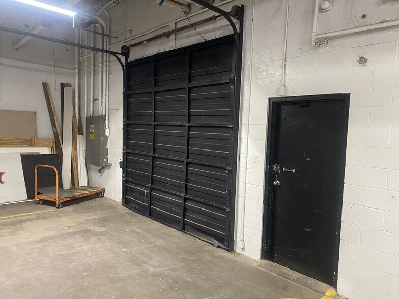 2930 W Pafford St, Fort Worth, TX à louer - Photo du bâtiment - Image 2 de 17