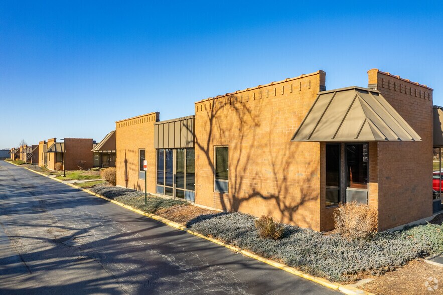 1305 Remington Rd, Schaumburg, IL à louer - Photo du bâtiment - Image 2 de 20