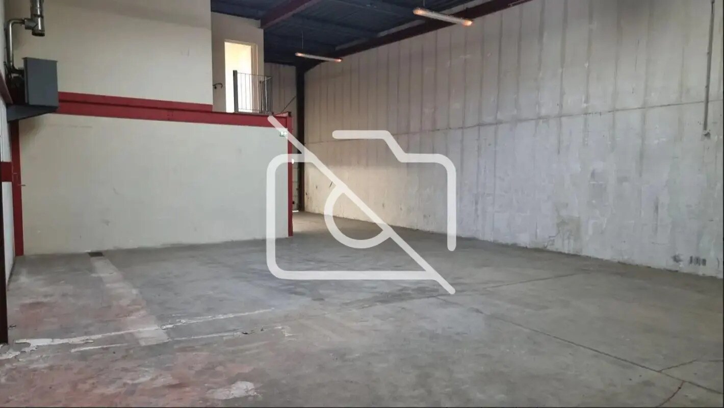 Flex in Champigny-sur-Marne for lease Interior Photo- Image 1 of 4