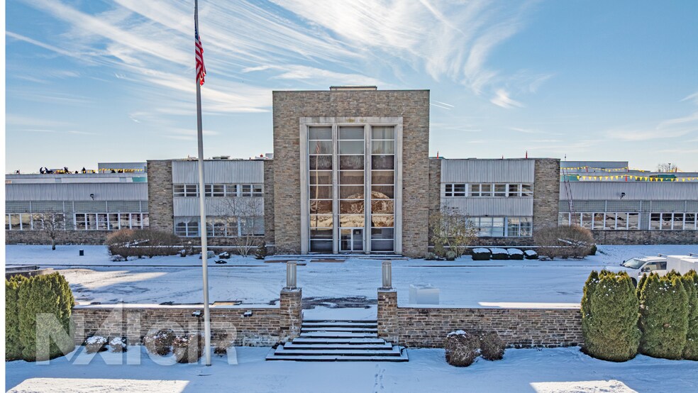 501 Ridge Ave, Hanover, PA for lease - Primary Photo - Image 1 of 7