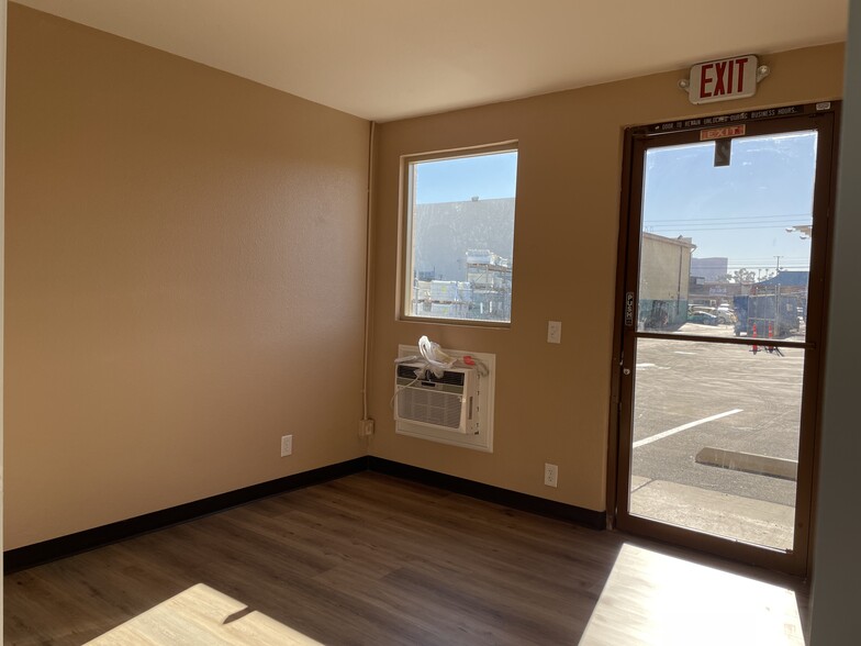 3894 Spring Mountain Rd, Las Vegas, NV for lease - Interior Photo - Image 3 of 9