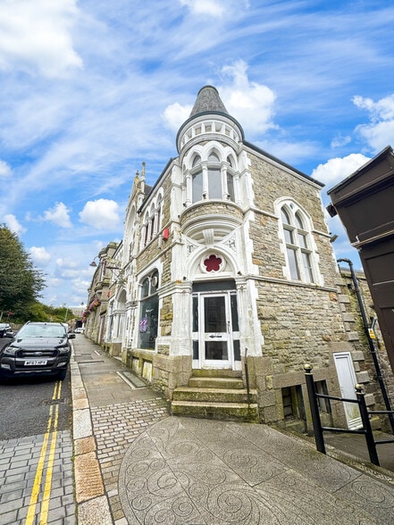 5 Alma Pl, Redruth for sale - Building Photo - Image 2 of 10