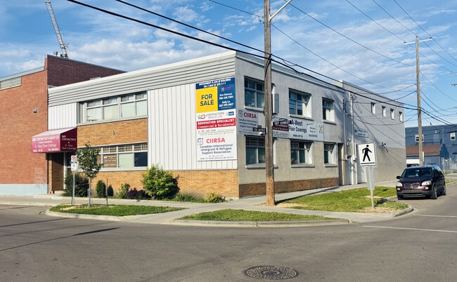 More details for 10584 107th St NW, Edmonton, AB - Office for Sale