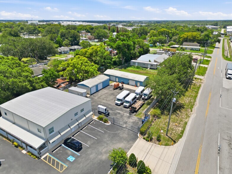 Ariana Ave portefeuille de 2 propriétés à vendre sur LoopNet.ca - Photo du bâtiment - Image 3 de 15