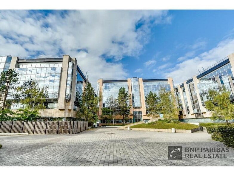Office in Vélizy-Villacoublay for lease - Building Photo - Image 2 of 10