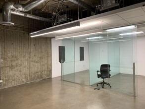 261 S Figueroa St, Los Angeles, CA for lease Interior Photo- Image 1 of 3