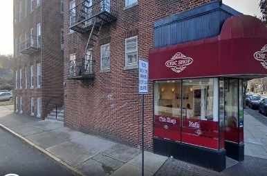 300 Elm Pl, Leonia, NJ for lease - Primary Photo - Image 1 of 4