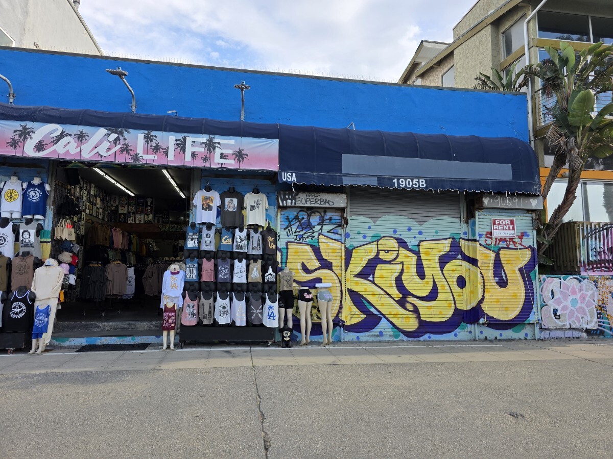 1905 Ocean Front Walk, Venice, CA for lease Primary Photo- Image 1 of 9