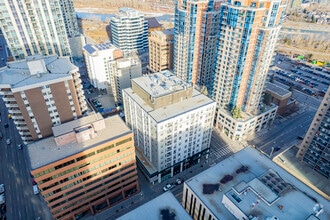 909 5 Av SW, Calgary, AB - AÉRIEN  Vue de la carte