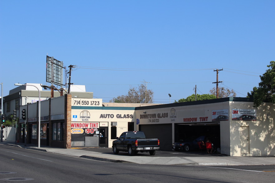 302 E 1st St, Santa Ana, CA for lease - Building Photo - Image 1 of 6