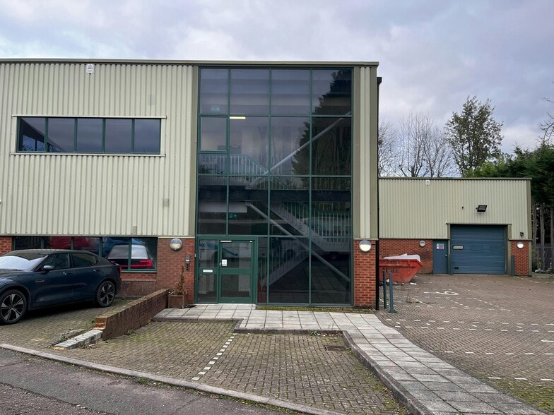 Regal Way, Watford for lease - Building Photo - Image 3 of 9